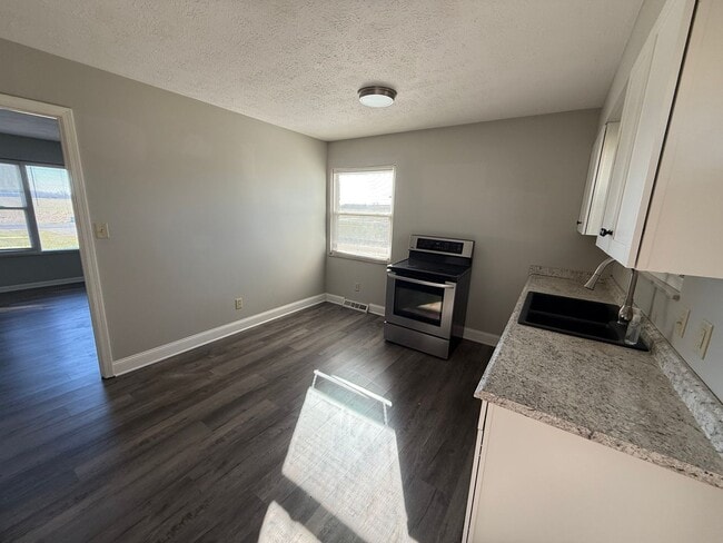 Building Photo - 26940 Mosbaugh Rd