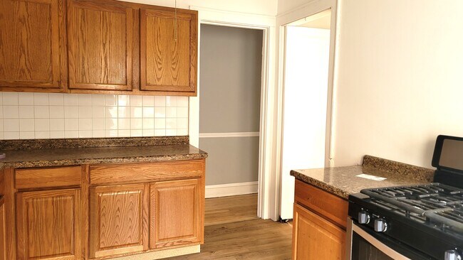 Cocina - 6733 S Merrill Ave