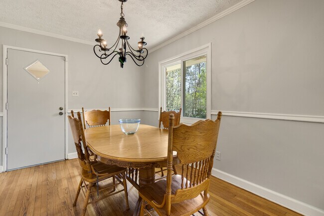 Foto del edificio - 2042 Shady Ln