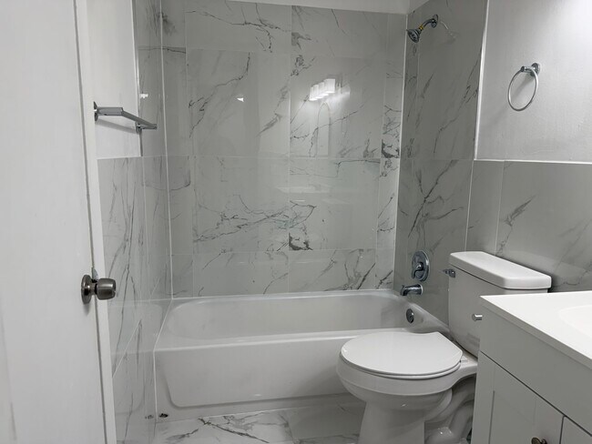 Foto del edificio - 2552 NW 52nd Ave