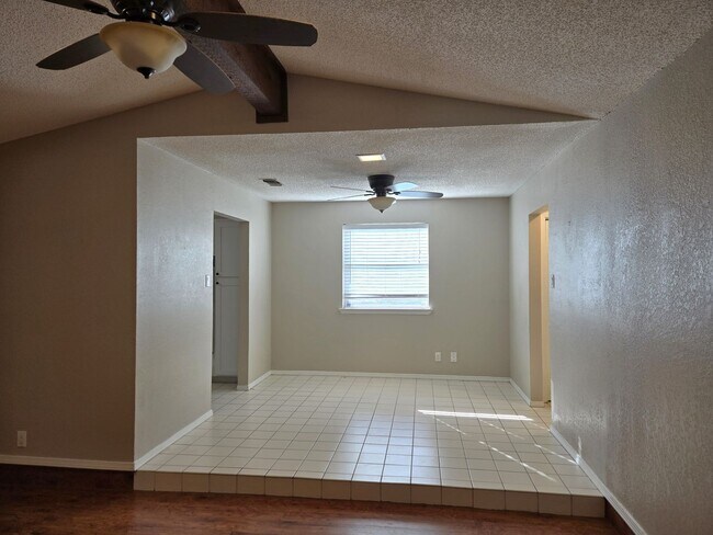 Foto del edificio - 3/2 Hewitt Home