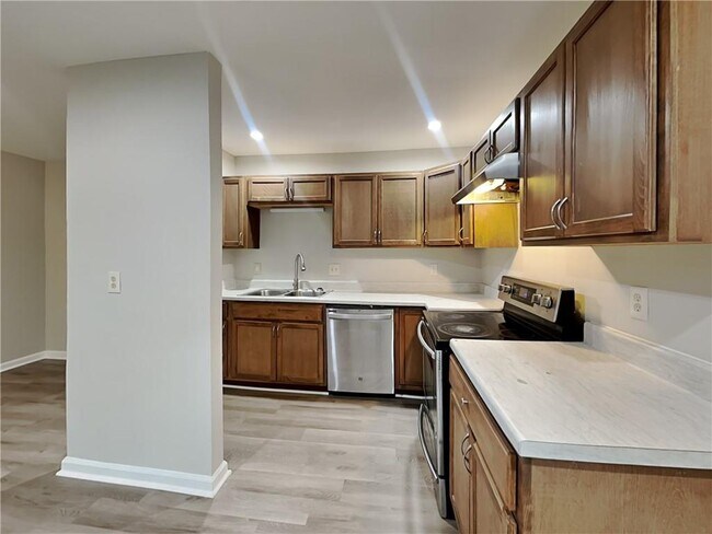 Foto del edificio - 1775 Whitehall Forest Ct SE