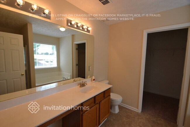 Building Photo - 603 River Knoll Ct
