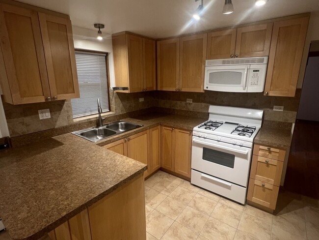 Building Photo - 5600 W Berenice Ave