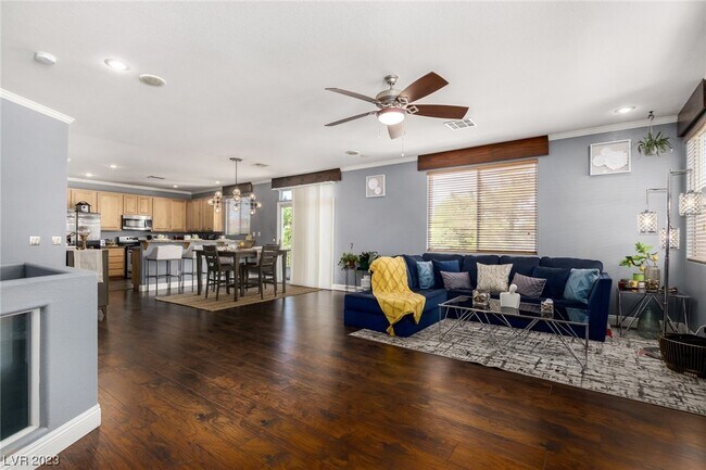 Building Photo - 8608 Honey Vine Ave