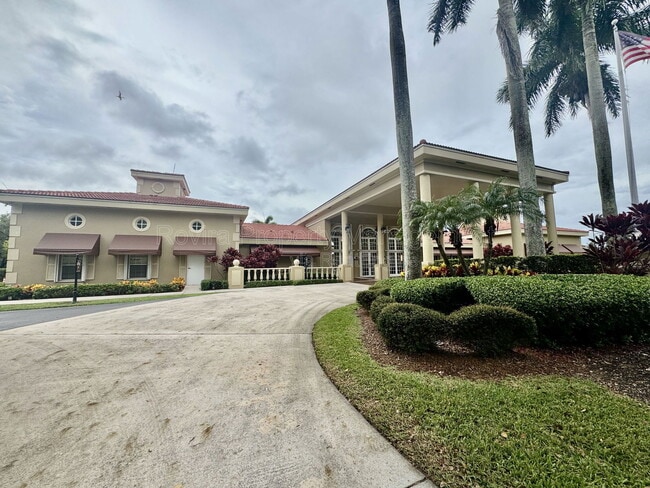 Foto del edificio - 2215 SE 6th Ct