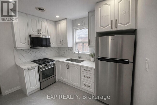 Building Photo - 11 Fairside Ave