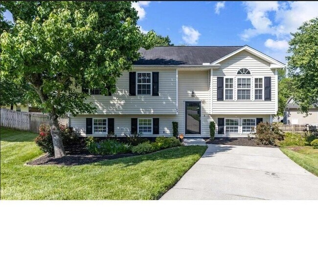 Foto del edificio - 103 Bridgedale Ct