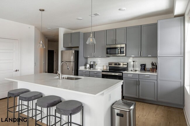 Building Photo - 1181 Manhattan Blvd