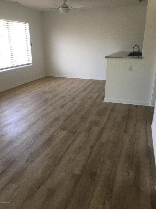 114 Captains Ct, Wrightsville Beach, NC 28480 Townhouse for Rent in