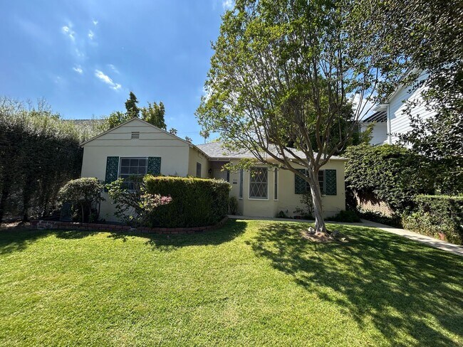 Foto del edificio - Rare Nostalgic Vintage 2Bedroom Home