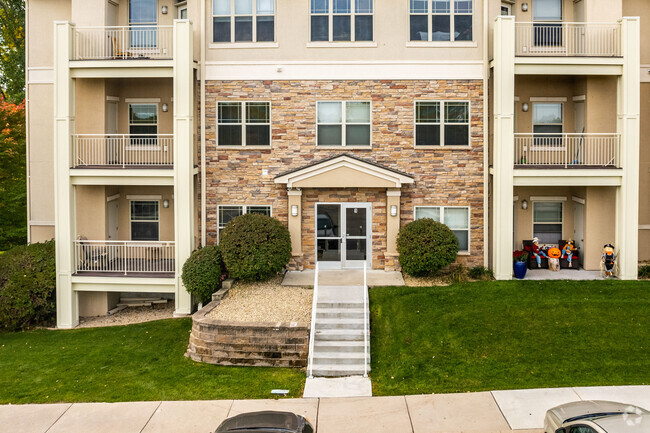 Entrance - River Ridge Condos