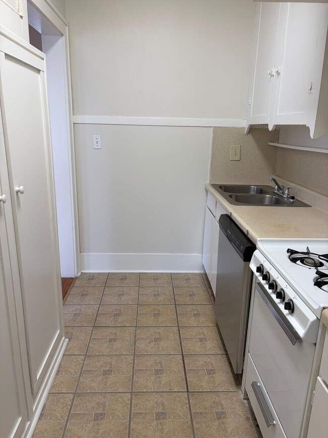 Foto del edificio - South Highlands 1BR/1BA