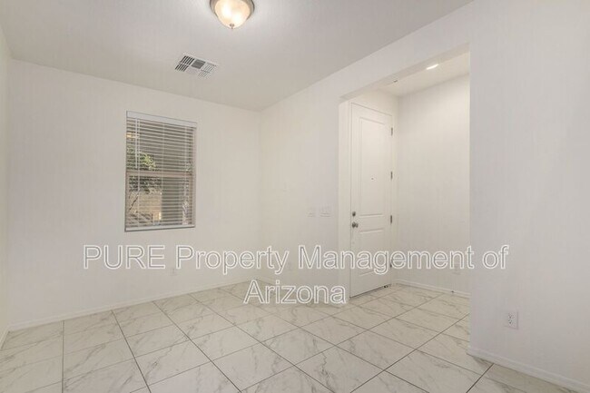 Foto del edificio - 2746 S Harmony Ave