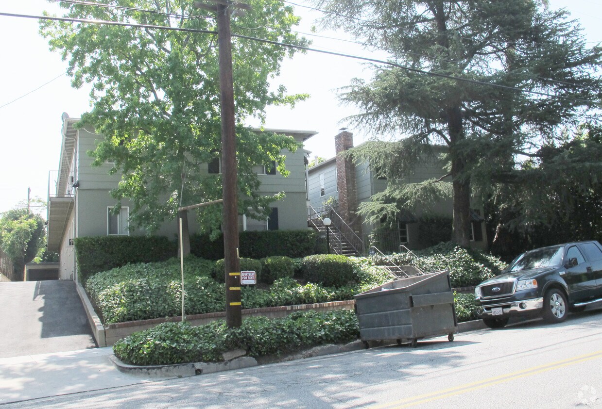 Primary Photo - 2016 Meridian Ave