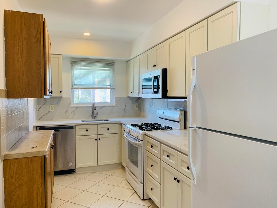 22 Prospect St Unit 2, Jersey City, NJ 07307 Condo for Rent in Jersey