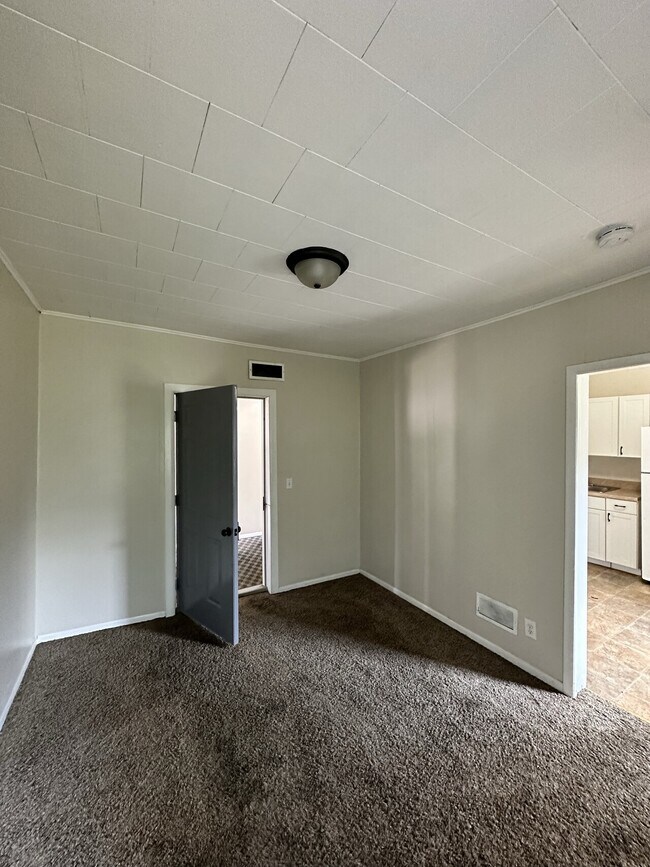 Foto del edificio - 572 W. 5th Street Apartments LLC