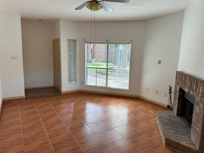 Foto del edificio - 3150 Walnut Bend Ln