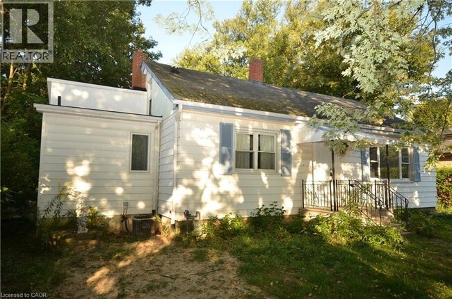 Building Photo - 490 Springbrook Ave