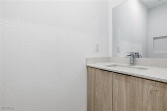 Building Photo - 1087 Rugby Cir