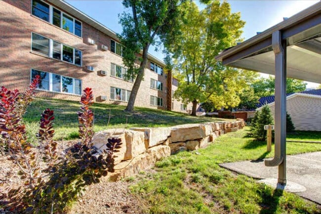 Building Photo - Kannenberg Plaza