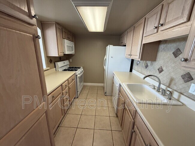 Foto del edificio - 410 W 7th St