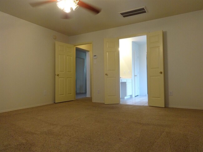 Foto del edificio - 14750 Autumn Glen Ct