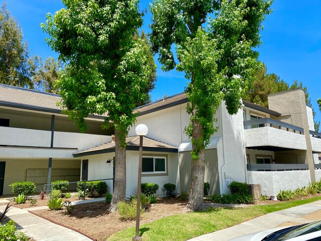 Building Photo - The Linden Apartments