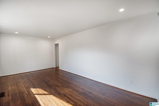 Foto del edificio - 545 Edgecrest Cir