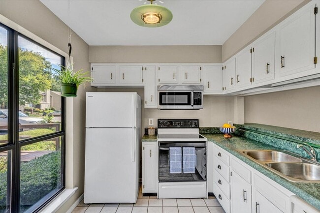 Building Photo - 7311 Maple Ct SW