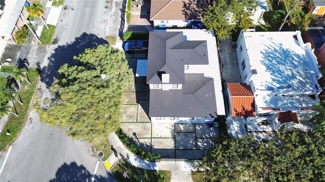 Foto del edificio - 927 SW 18th Ave