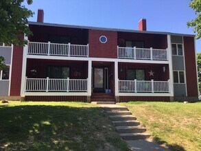 Building Photo - 48 Hemlock St