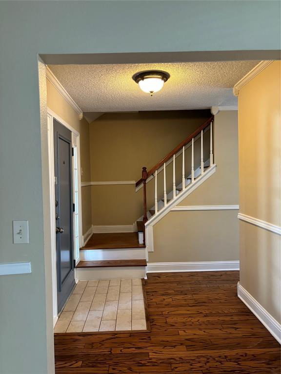 Building Photo - 4008 Spring Garden Dr