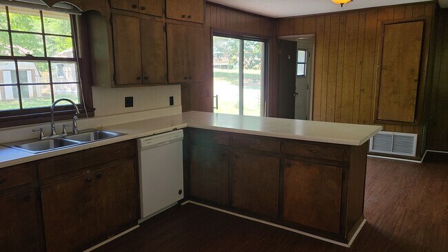 Foto del edificio - 645 Thorpe St