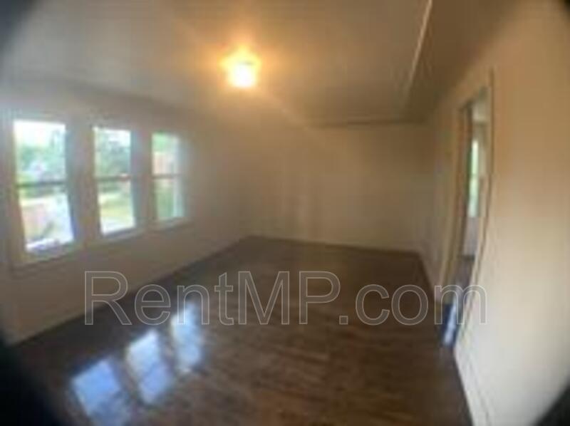 Foto principal - 715 E Wisconsin St