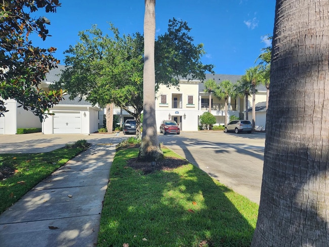 Foto del edificio - Belle Haven 2-Bedroom Condo with Pond View...