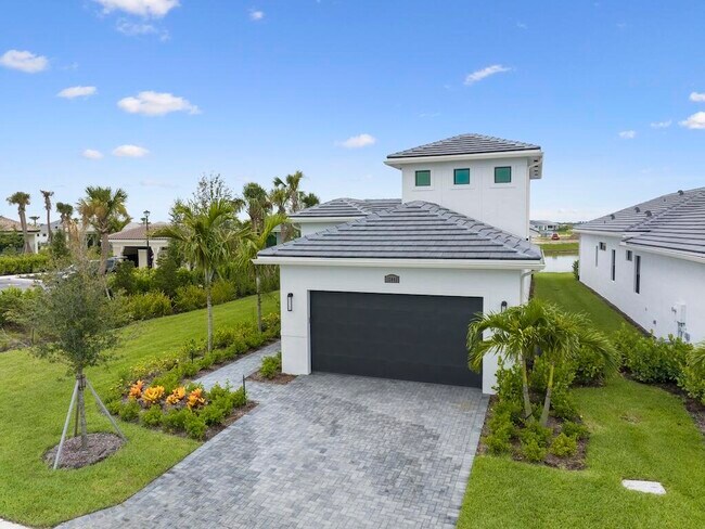 Building Photo - 12442 SW Lunata Way