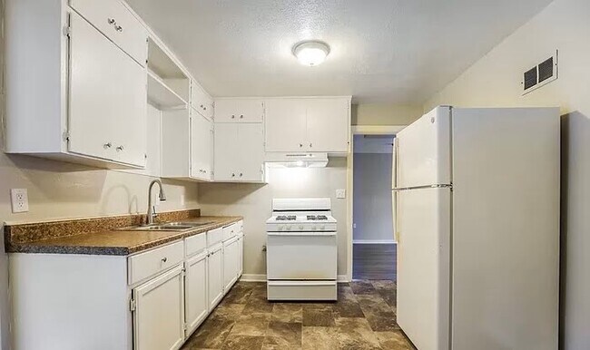 Foto del edificio - 1419 E 73rd St