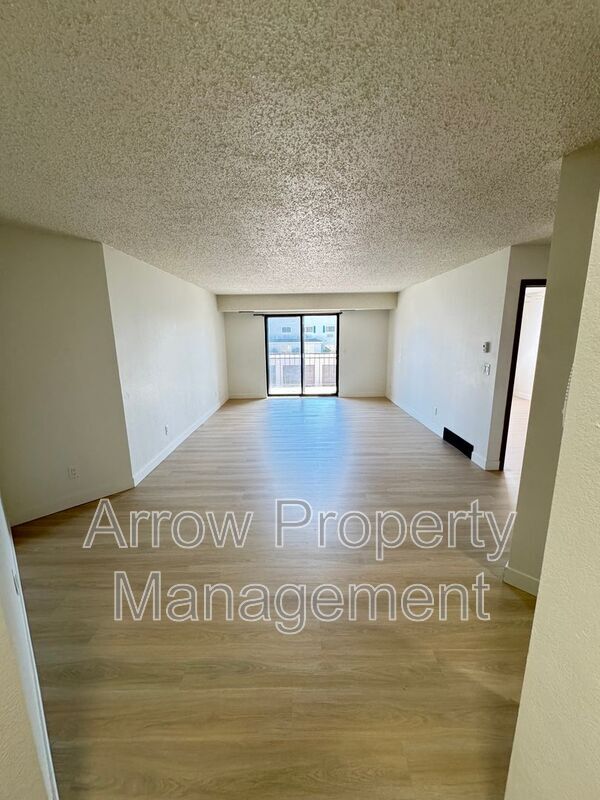 Building Photo - 205 E Arbor Ave