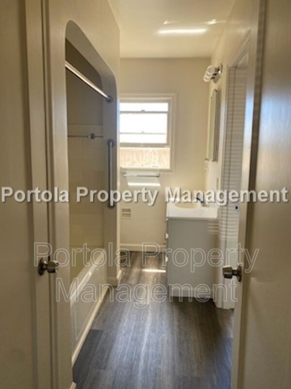 717 E Lake Ave Unit B, Watsonville, CA 95076 Condo for Rent in