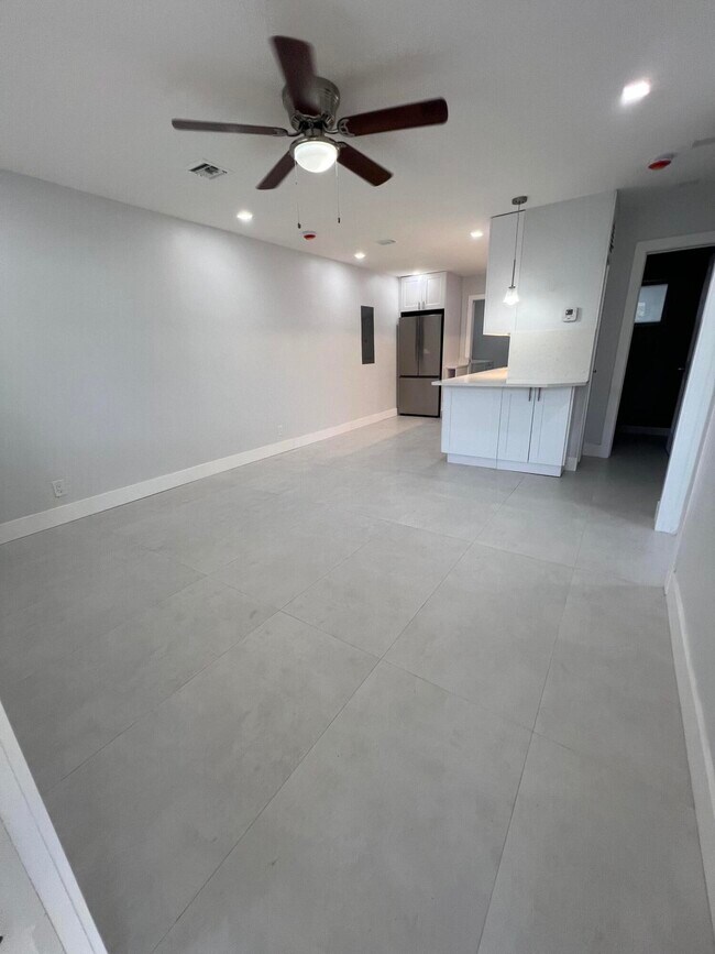 Foto del edificio - 4951 SW 28th Terrace