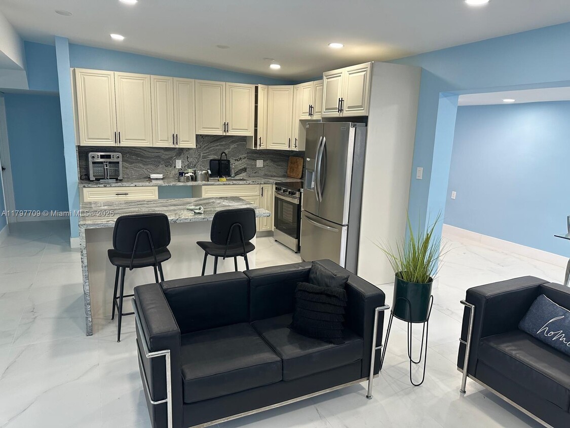 Foto principal - 530 NW 116th Terrace