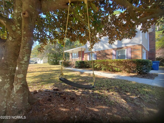 Building Photo - 308 Kelly Rd
