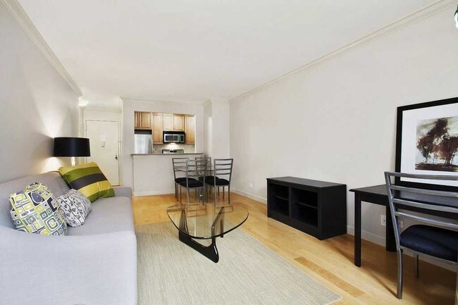 Building Photo - 60 W 66th St