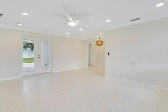 Building Photo - 1600 Venus Ave
