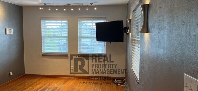 Building Photo - Beautiful house in Tarentum