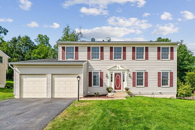 Foto del edificio - Beautifully updated and spacious 5-bedroom, 3.5-bath home for rent in the heart of Woodbridge