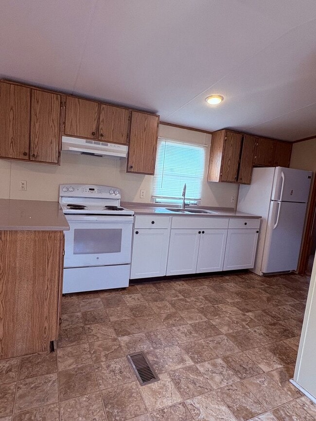 Building Photo - 2 Bed 2 Bath Mobile Home in Rockwell Village