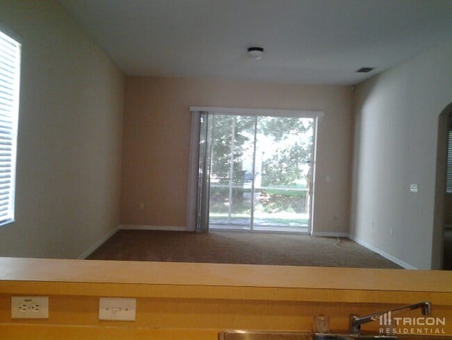 Building Photo - 35045 Meadow Reach Dr