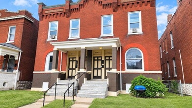 Building Photo - 3443 Iowa Ave